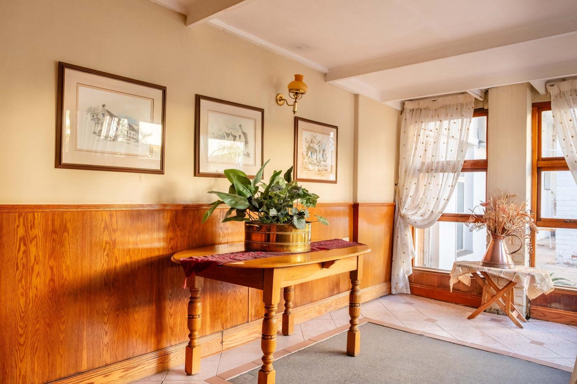 Karoo Country Inn Middelburg  외부 사진