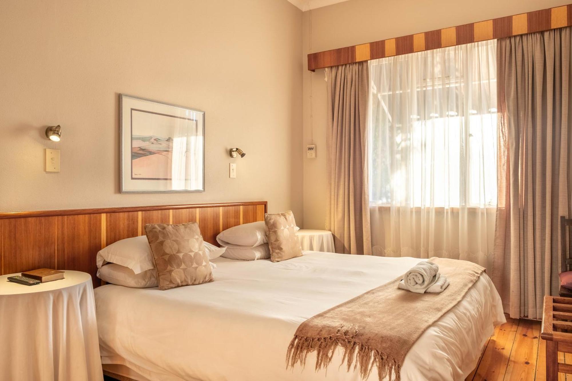 Karoo Country Inn Middelburg  외부 사진