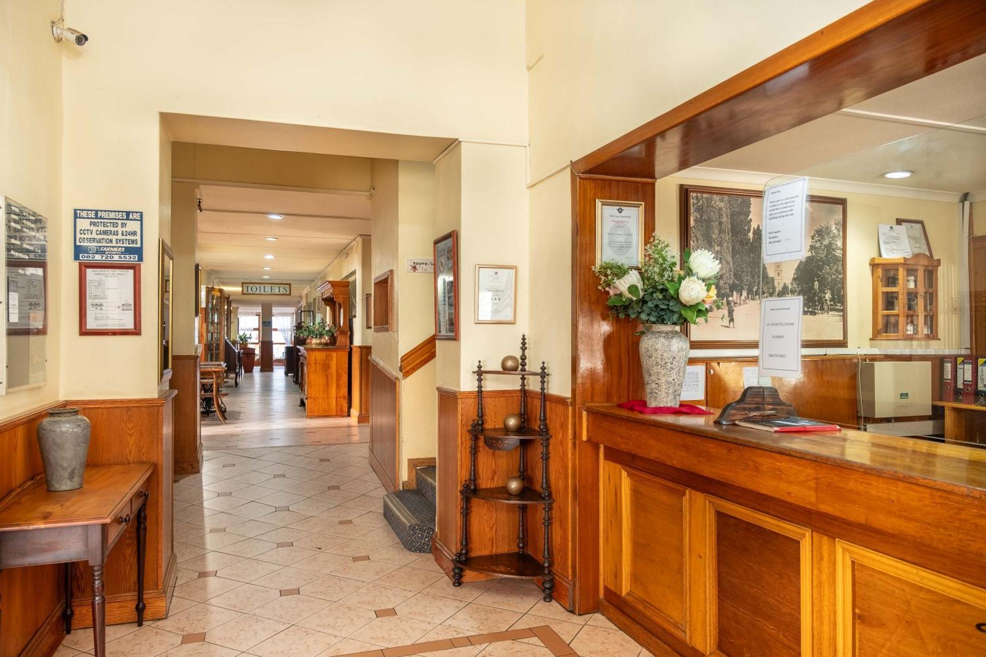Karoo Country Inn Middelburg  외부 사진