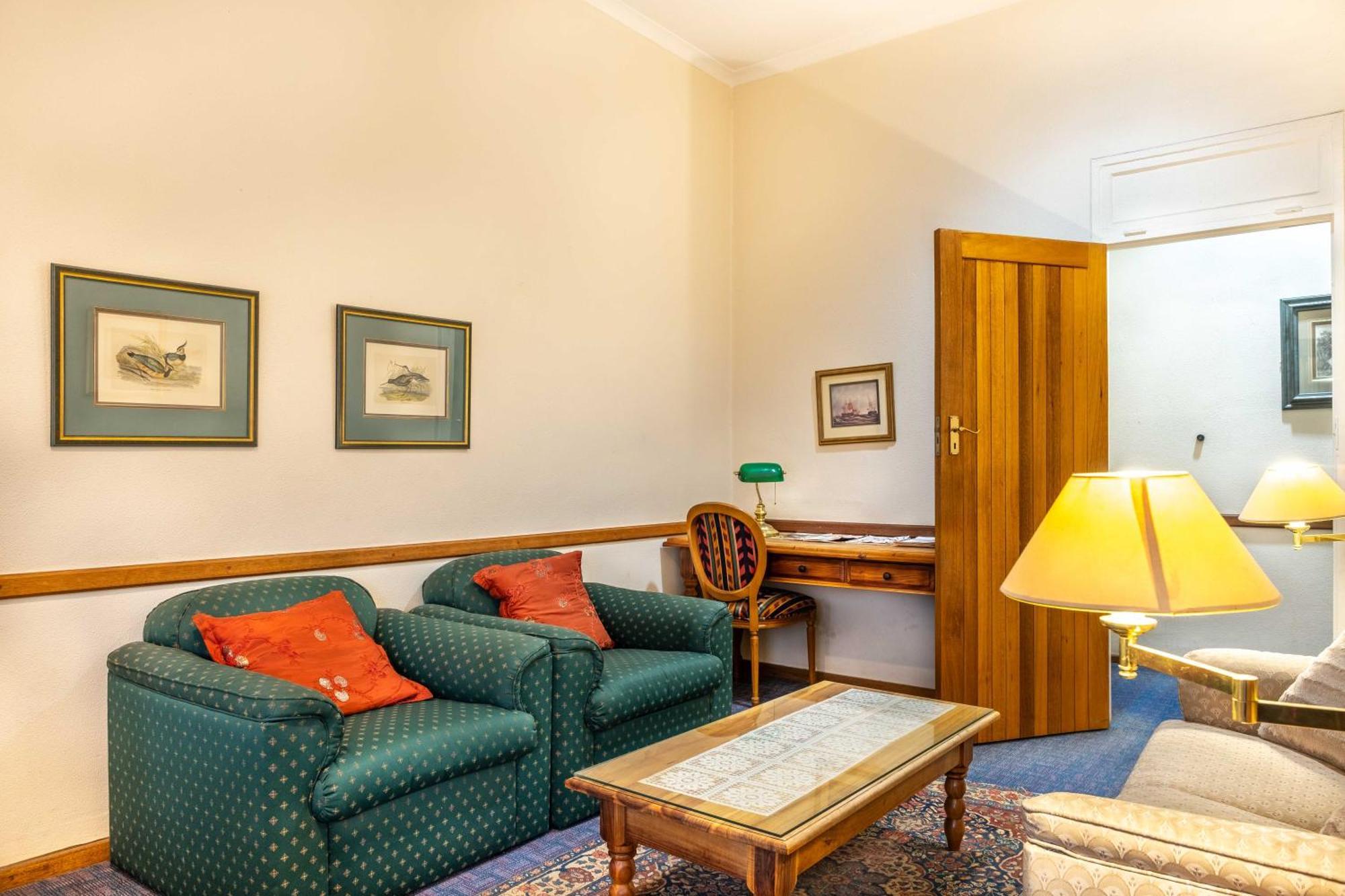Karoo Country Inn Middelburg  외부 사진